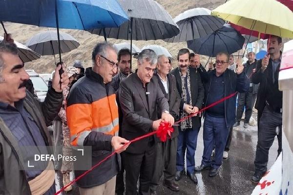 همزمان با دهه فجر چندین طرح عمرانی و ورزشی و ارتباطی در سنندج به بهره‌برداری رسید