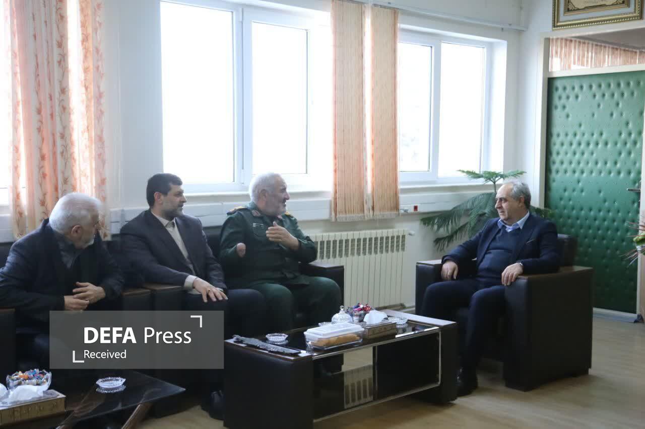 🔹 حضور استاندار آذربایجان شرقی در قرارگاه منطقهای عاشورا 🔹 حضور استاندار آذربایجان شرقی در قرارگاه منطقهای عاشورا