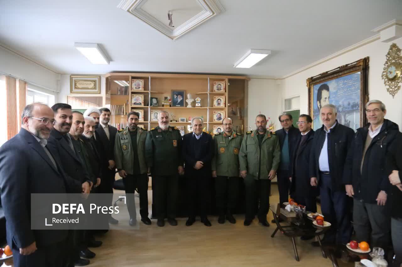 🔹 حضور استاندار آذربایجان شرقی در قرارگاه منطقهای عاشورا 🔹 حضور استاندار آذربایجان شرقی در قرارگاه منطقهای عاشورا