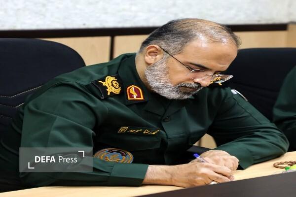 پاسداران دژی استوار برای امنیت ایران اسلامی و پرچم‌داران مقاومتی جهانی هستند