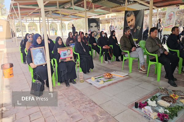 گرامیداشت شهید قربانزاده و عملیات کربلای ۴ و ۵ در گلزار شهدای زرند برگزار شد گرامیداشت شهید قربانزاده و عملیات کربلای ۴ و ۵ در گلزار شهدای زرند برگزار شد