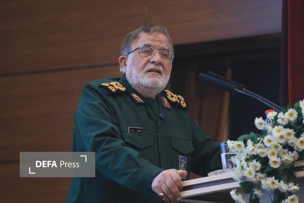 فرمانده قرارگاه سایبری خاتم‌الانبیاء: جهاد تبیین بهترین راه برای روشنگری نسل جوان و نوجوان امروزی است