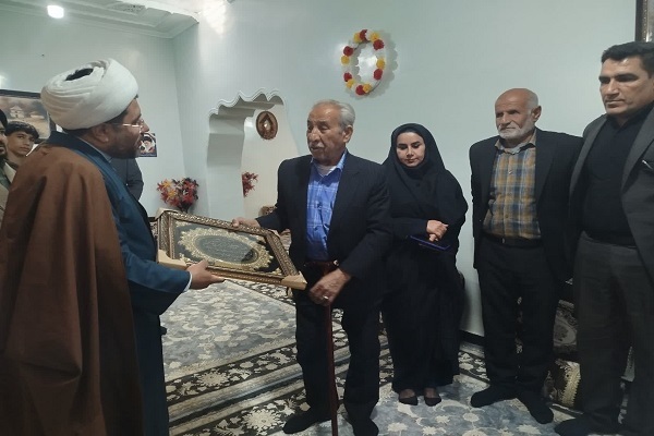 دیدار کارکنان اداره‌کل حفظ آثار دفاع مقدس کهگیلویه و بویراحمد با خانواده شهیده «فریده خوشنام» در باشت