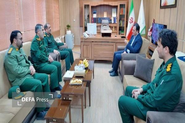 سپاه نهادی مردمی و از مدافعان اصلی حریم ولایت و جهان اسلام است سپاه نهادی مردمی و از مدافعان اصلی حریم ولایت و جهان اسلام است