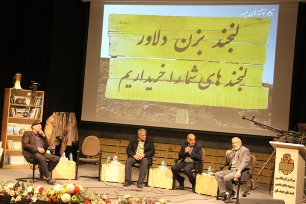 تصویر/محفل خاطره گویی «جَنگِ پُر مَلات» خاطرات شیرین جبهه با گویش سمنانی