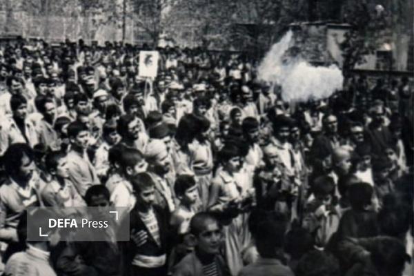 روایتی شنیدنی از نقش کُردستان در پیروزی انقلاب شکوهمند اسلامی+ فیلم