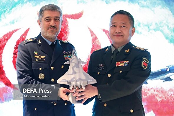دیدار وابستگان نظامی مقیم تهران با فرمانده نیروی هوایی ارتش