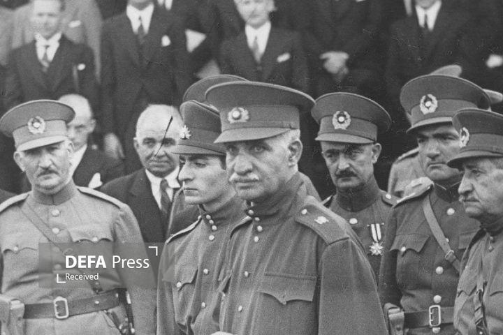 ارتش نیرویی برای صیانت از رضاخان و نه حراست از ایران ارتش نیرویی برای صیانت از رضاخان و نه حراست از ایران