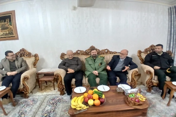 دیدار مدیرکل حفظ آثار دفاع مقدس گیلان با پیشکسوت فراجا دیدار مدیرکل حفظ آثار دفاع مقدس گیلان با پیشکسوت فراجا