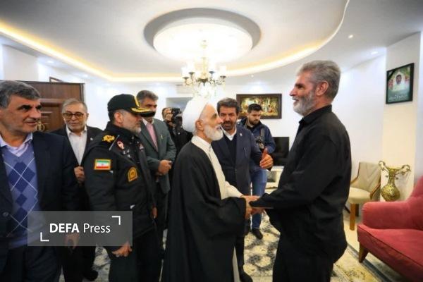 دیدار معاون حقوقی رئیس‌جمهور با خانواده شهید انتظامی «محمدجواد بخشیان» + تصاویر