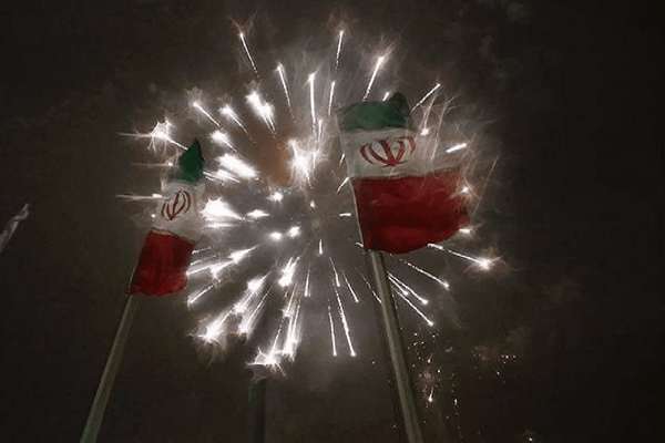 طنین بانگ «الله‌اکبر» بر بلندای بام ایران