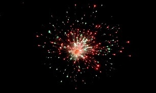 تصاویر/ نورافشانی شب ۲۲ بهمن در اصفهان