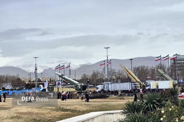 خروش مردم پایتخت در راهپیمایی ۲۲ بهمن/ تهرانیها برای مأیوسکردن دشمن به میدان آمدند خروش مردم پایتخت در راهپیمایی ۲۲ بهمن/ تهرانیها برای مأیوسکردن دشمن به میدان آمدند