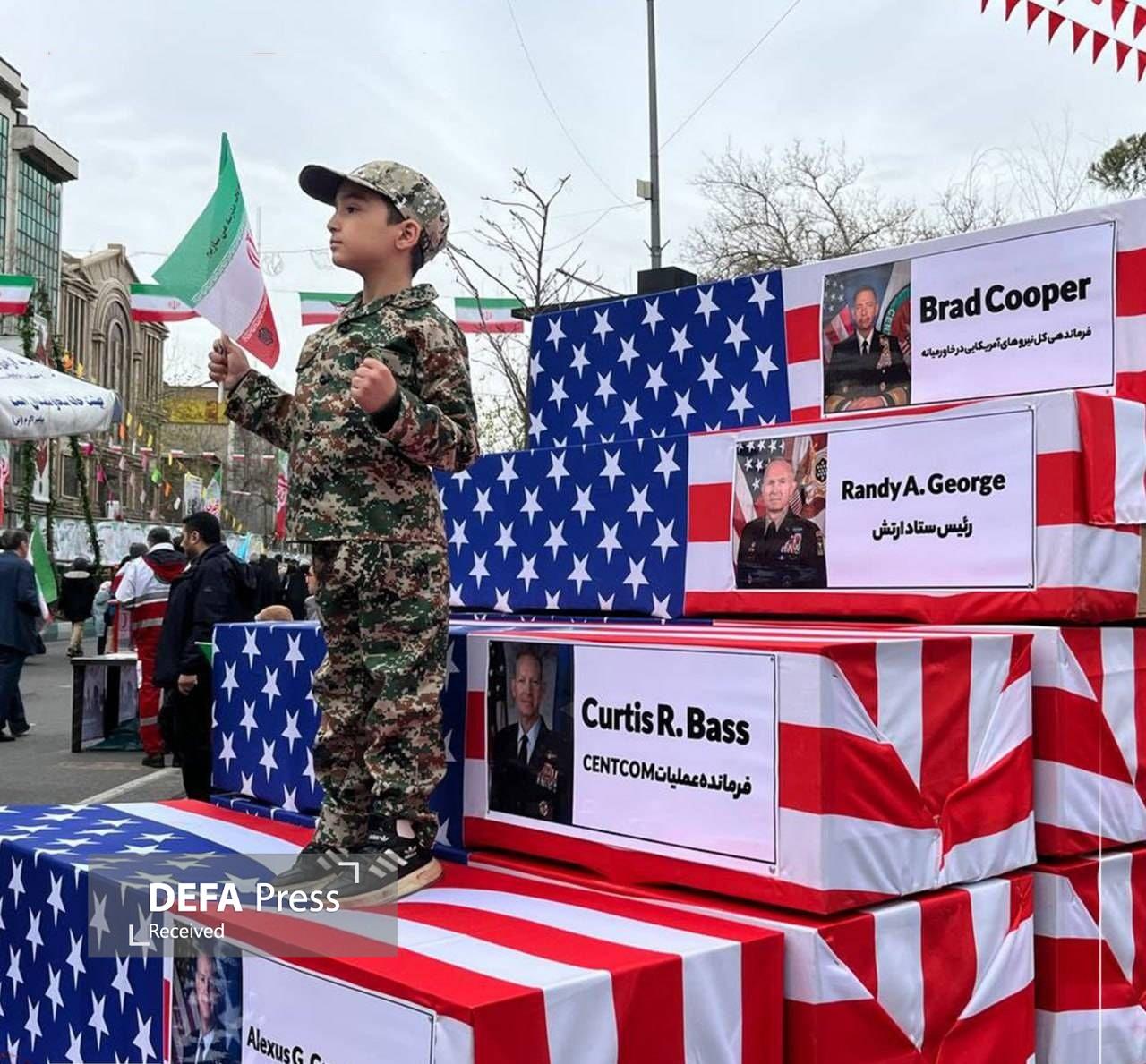 خروش مردم پایتخت در راهپیمایی ۲۲ بهمن/ تهرانیها برای مأیوسکردن دشمن به میدان آمدند خروش مردم پایتخت در راهپیمایی ۲۲ بهمن/ تهرانیها برای مأیوسکردن دشمن به میدان آمدند