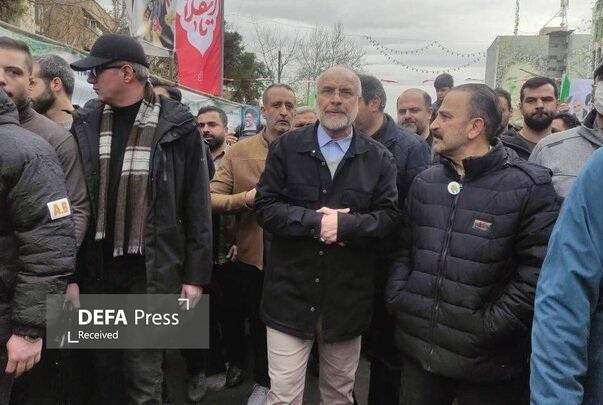 خروش مردم پایتخت در راهپیمایی ۲۲ بهمن/ تهرانیها برای مأیوسکردن دشمن به میدان آمدند خروش مردم پایتخت در راهپیمایی ۲۲ بهمن/ تهرانیها برای مأیوسکردن دشمن به میدان آمدند