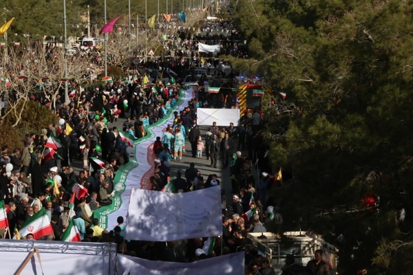 تصاویر/ حضور شکوهمند مردم خراسان جنوبی در راهپیمایی ۲۲ بهمن