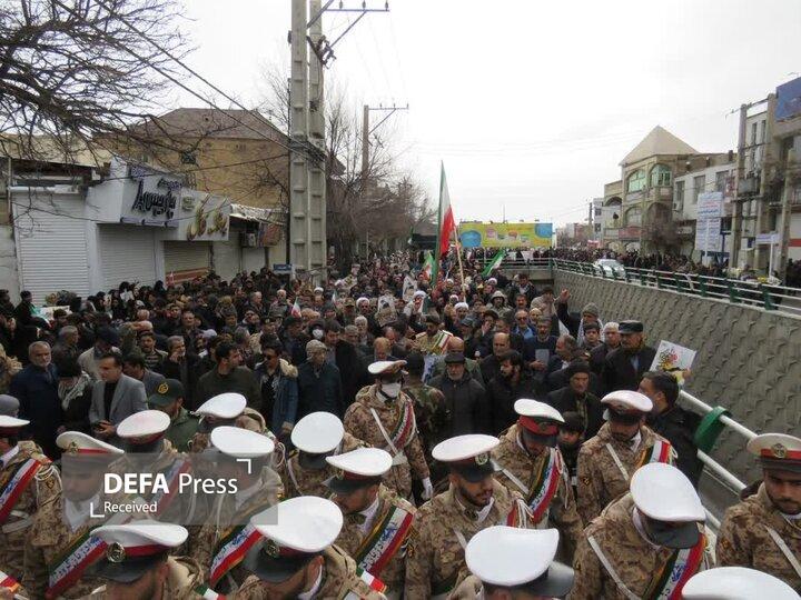 شکوه حضور بروجردیها در راهپیمایی ۲۲ بهمن شکوه حضور بروجردیها در راهپیمایی ۲۲ بهمن