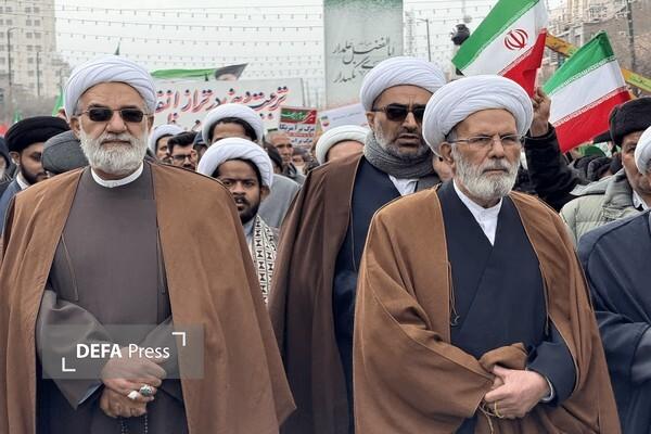 حضور فرماندهان و مسئولان خراسانی در راهپیمایی ۲۲ بهمن حضور فرماندهان و مسئولان خراسانی در راهپیمایی ۲۲ بهمن