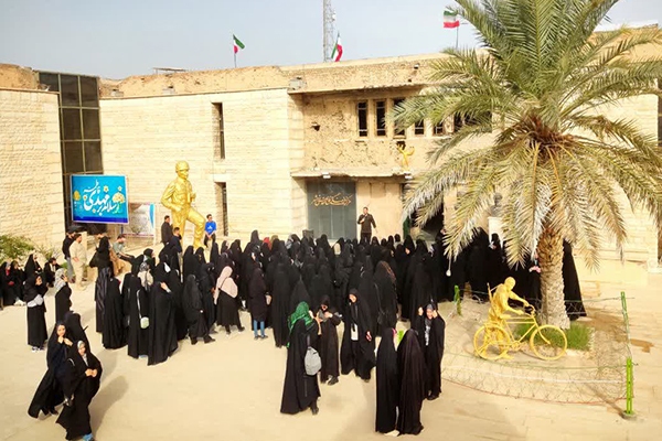 بازدید ۵۰۰ زائر دانش آموز از موزه دفاع مقدس و مقاومت خرمشهر