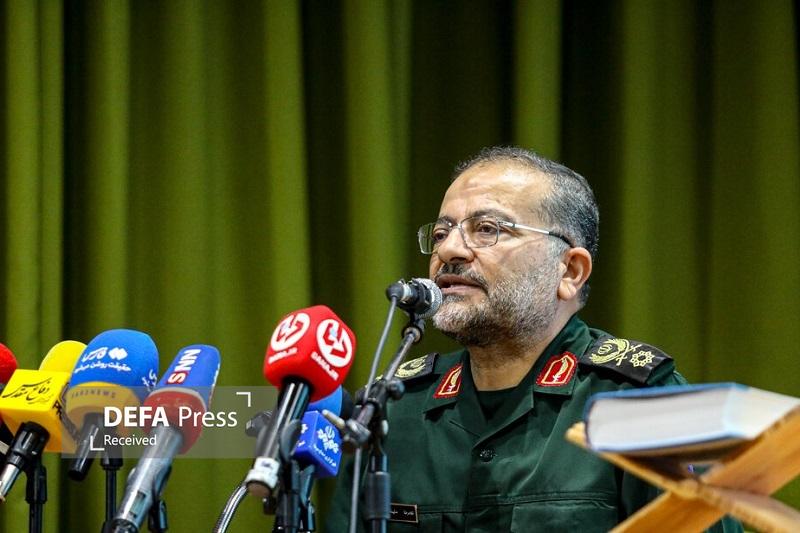 سردار سلیمانی سردار سلیمانی: آمادگی بسیج برای مقابله با تهدیدات/ ملت ایران به آرمانهای انقلاب اسلامی پایبند هستند