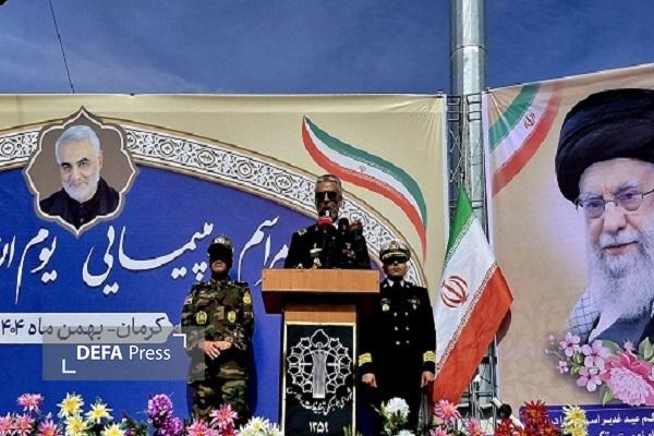 دریادار سیاری: ملت ایران با وحدت و بصیرت، کمر استکبار را شکست/ راه غلبه بر جنگ ترکیبی دشمن، قوی شدن است دریادار سیاری: ملت ایران با وحدت و بصیرت، کمر استکبار را شکست/ راه غلبه بر جنگ ترکیبی دشمن، قوی شدن است