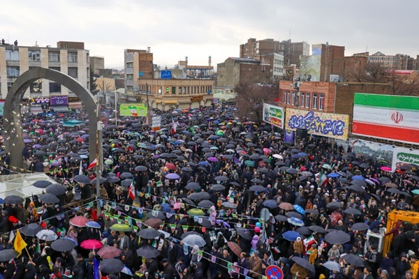تصاویر/ راهپیمایی یوم‌الله ۲۲ بهمن با حضور گسترده مردم در تبریز