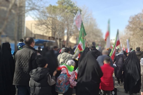 اصفهان؛ ۲۲ بهمن، نمایش وحدت و بصیرت در نصف‌جهان!