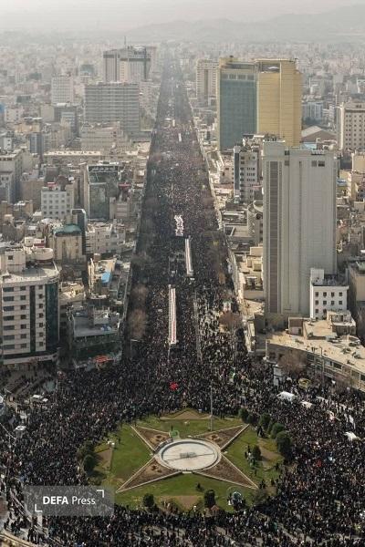 تصاویر هوایی از شکوه حضور مردم مشهدالرضا در راهپیمایی دشمن‌شکن ۲۲ بهمن