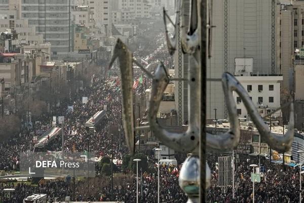 تصاویر هوایی از شکوه حضور مردم مشهدالرضا در راهپیمایی دشمن‌شکن ۲۲ بهمن