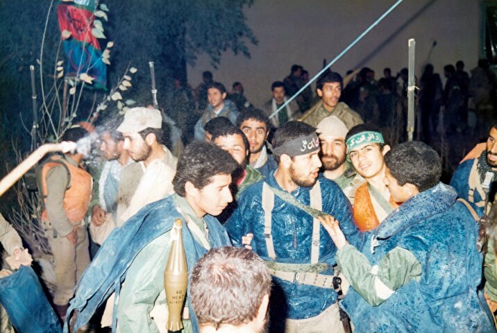 فیلم/ حال و هوای غواص‌های لشکر سیدالشهداء (ع) در شب عملیات «والفجر هشت»