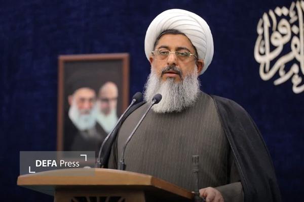 امام جمعه ساوجبلاغ: هر کس به هر بهانه دوقطبی بسازد، در زمین دشمن بازی کرده است امام جمعه ساوجبلاغ: هر کس به هر بهانه دوقطبی بسازد، در زمین دشمن بازی کرده است