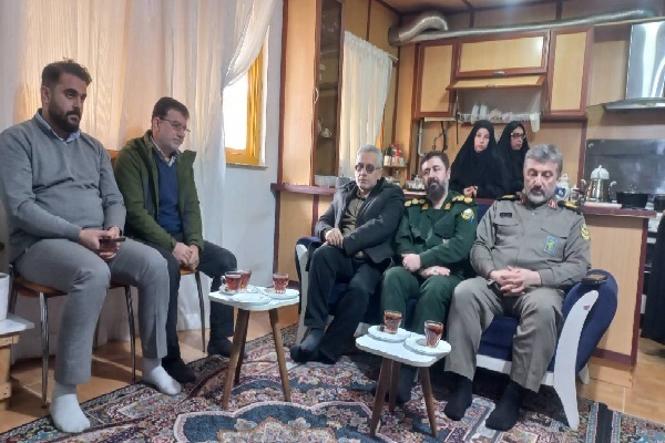 فیلم/ دیدار مسئولان بنیاد حفظ آثار دفاع مقدس با خانواده شهدای فتنه ۱۸ دی در رشت