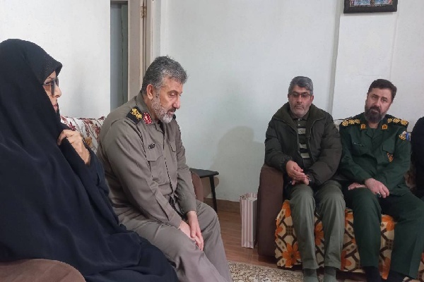 فیلم/ دیدار مسئولان بنیاد حفظ آثار دفاع مقدس با خانواده شهدای فتنه ۱۸ دی در رشت