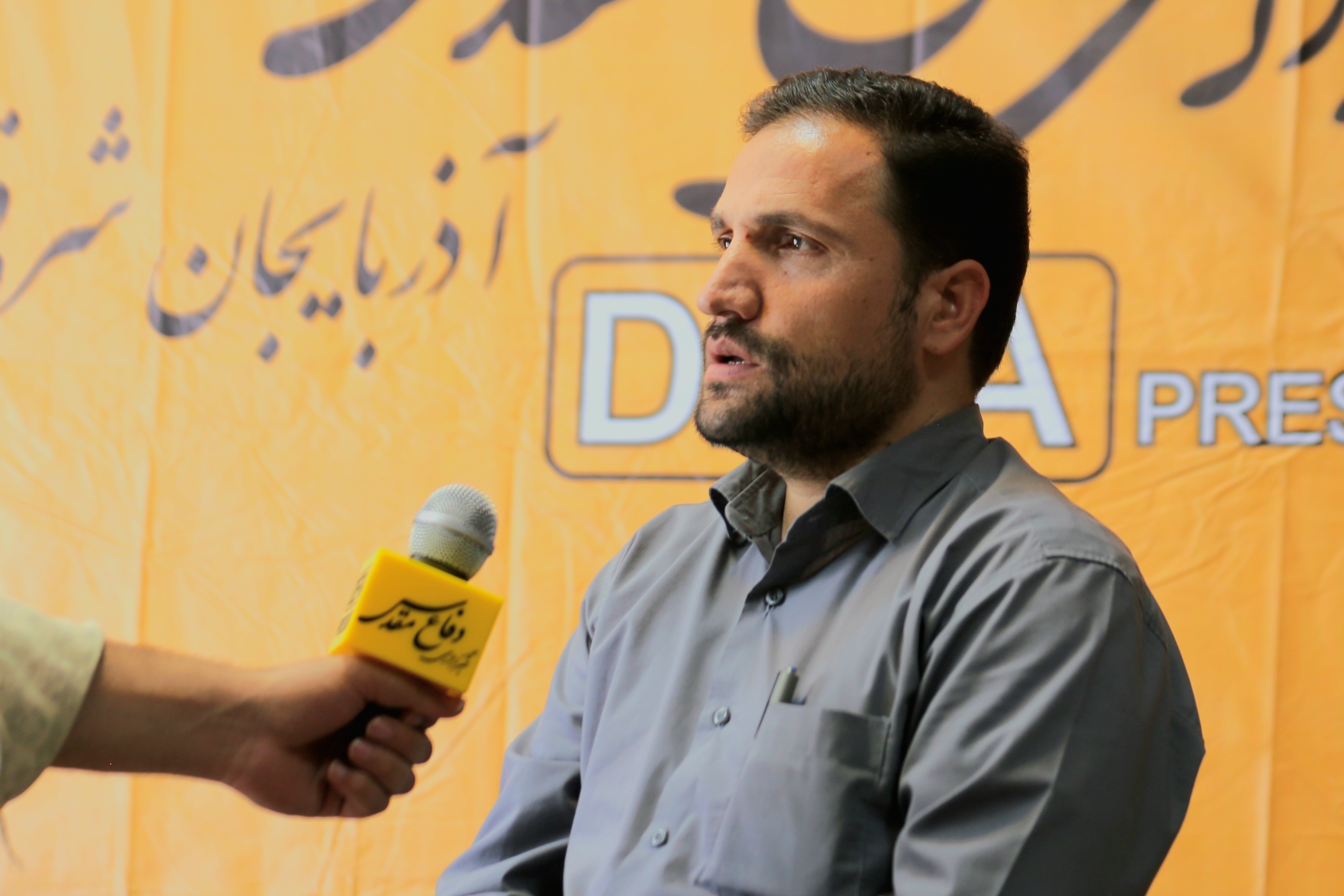 برگزاری کارگاه طراحی، پوستر و کاریکاتور «ایران سربلند» با موضوع دفاع مقدس و مقاومت در تبریز