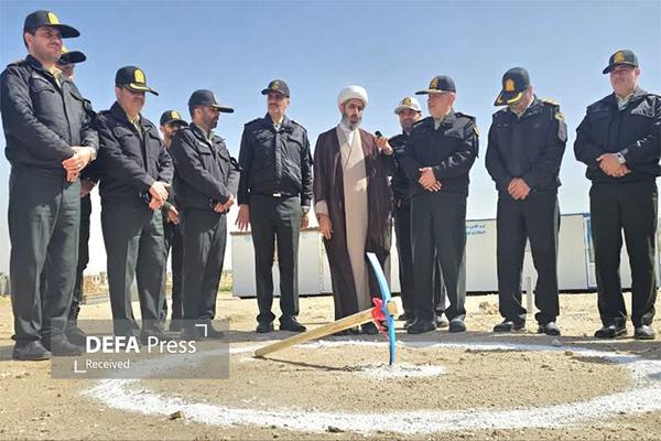 گامی بلند برای رفاه پرسنل فراجا در لامرد/ کلنگ پروژه ۳۲ واحدی مسکن به زمین زده شد گامی بلند برای رفاه پرسنل فراجا در لامرد/ کلنگ پروژه ۳۲ واحدی مسکن به زمین زده شد