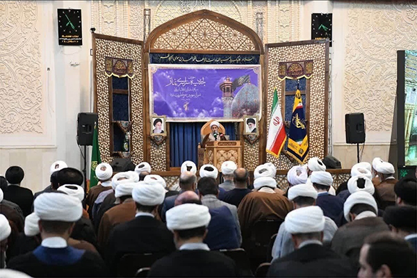 بزرگ‌ترین منکر امروز، القای احساس ضعف در برابر دشمن است