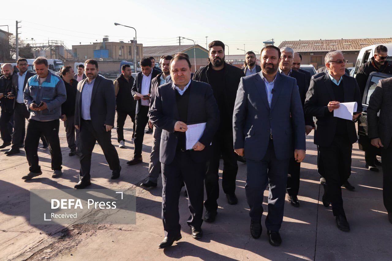 ترخیص بیش از ۱۷ هزار وسیله نقلیه از گمرکات تهران ترخیص بیش از ۱۷ هزار وسیله نقلیه از گمرکات تهران