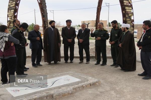 بازدید سرهنگ جوان از یادمان شهید گمنام شهر جنگل+ تصاویر
