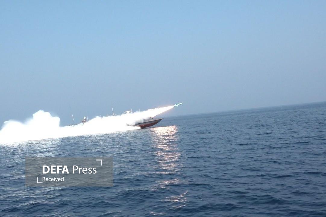 برگزاری رزمایش کنترل هوشمند تنگه هرمز توسط نیروی دریایی سپاه 