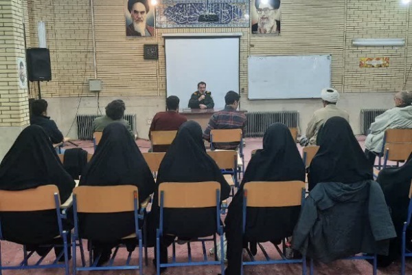 برگزاری جلسه آموزشی خادمین معراج شهدا در همدان + تصاویر
