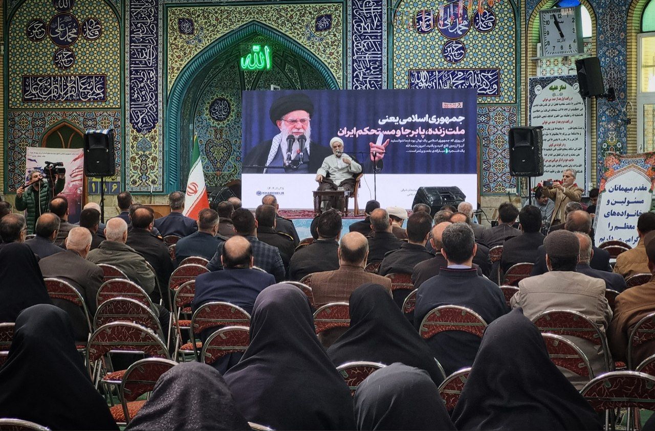 تصاویر/ مراسم بزرگداشت چهلم شهدای فتنه آمریکایی و صهیونی