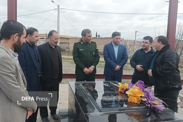 بازدید مدیرکل حفظ آثار و جلسه با هیئت امنای یادمان شهید گمنام منطقه ایرانآباد بازدید مدیرکل حفظ آثار و جلسه با هیئت امنای یادمان شهید گمنام منطقه ایرانآباد