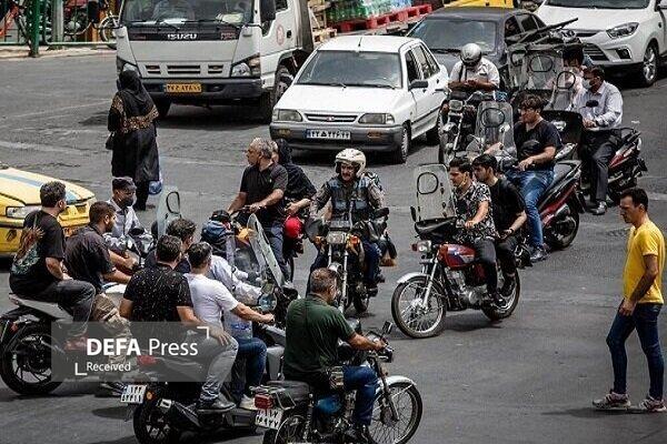 سرهنگ جوانبخت: بیش از هزار موتورسوار به دلیل عدم استفاده از کلاه ایمنی در تهران جریمه شدند سرهنگ جوانبخت: بیش از هزار موتورسوار به دلیل عدم استفاده از کلاه ایمنی در تهران جریمه شدند