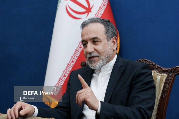 عراقچی خطاب به زلنسکی: جهان از دلقکهای سردرگم به ستوه آمده است عراقچی خطاب به زلنسکی: جهان از دلقکهای سردرگم به ستوه آمده است