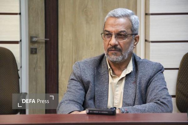 برگزاری جلسه نقد کتاب «رزمنده کوچکتر از اسلحه اش»+تصاویر//// سایز عکس اصلاح شد