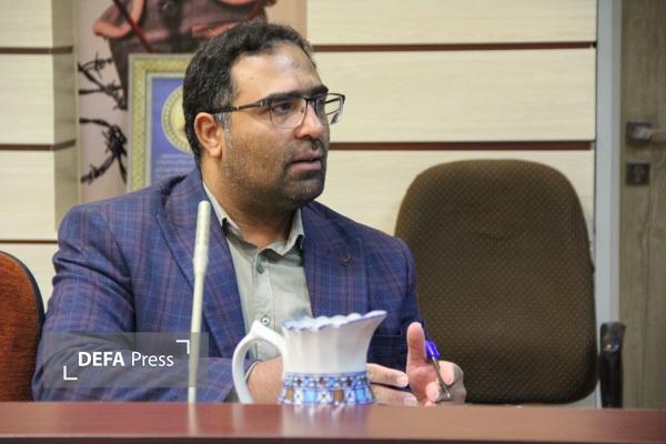 برگزاری جلسه نقد کتاب «رزمنده کوچکتر از اسلحه اش»+تصاویر//// سایز عکس اصلاح شد