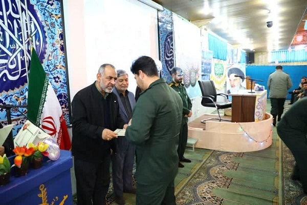تجلیل از پاسداران نمونه و جانبازان در سپاه قمربنی هاشم (ع)