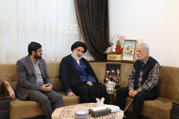 امام جمعه شهرکرد: تکریم ایثارگران و جانبازان وظیفه آحاد جامعه است