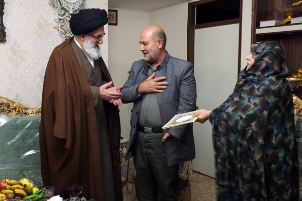 تصاویر/ دیدار نماینده ولی فقیه و مدیرکل بنیاد شهید البرز با 2 جانباز