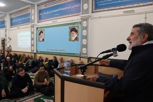 نقش پیشکسوتان دفاع مقدس را در انتقال مفاهیم فرهنگ ایثار و شهادت بسیار حائز اهمیت است.